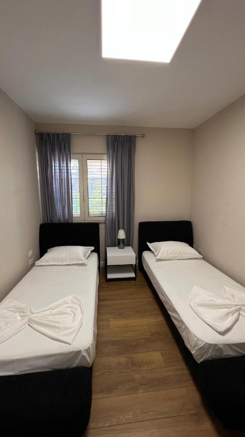 Vila 90 Boutique Hotel 地拉那 外观 照片